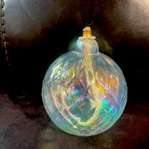 Iridescent globe oil lamp